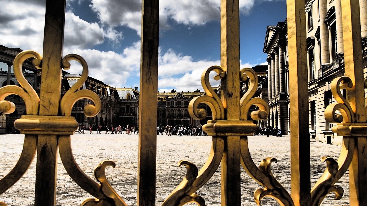 Grille dorée du château de Versailles
