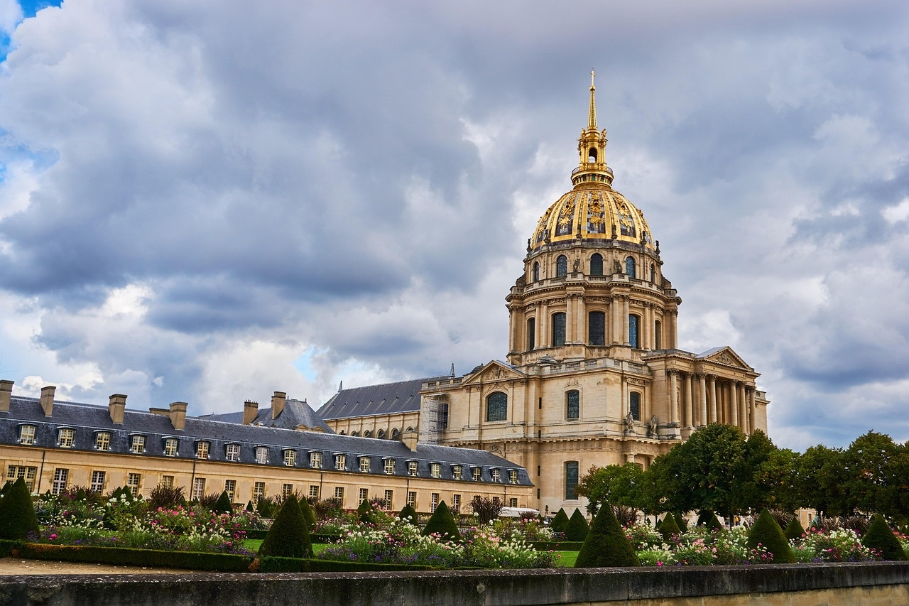 Les Invalides à Paris avec leur dôme doré